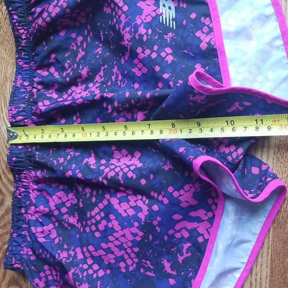 (XS) New Balance Women's Lightweight Shorts Adjustable Waist Activewear Running - Picture 6 of 10